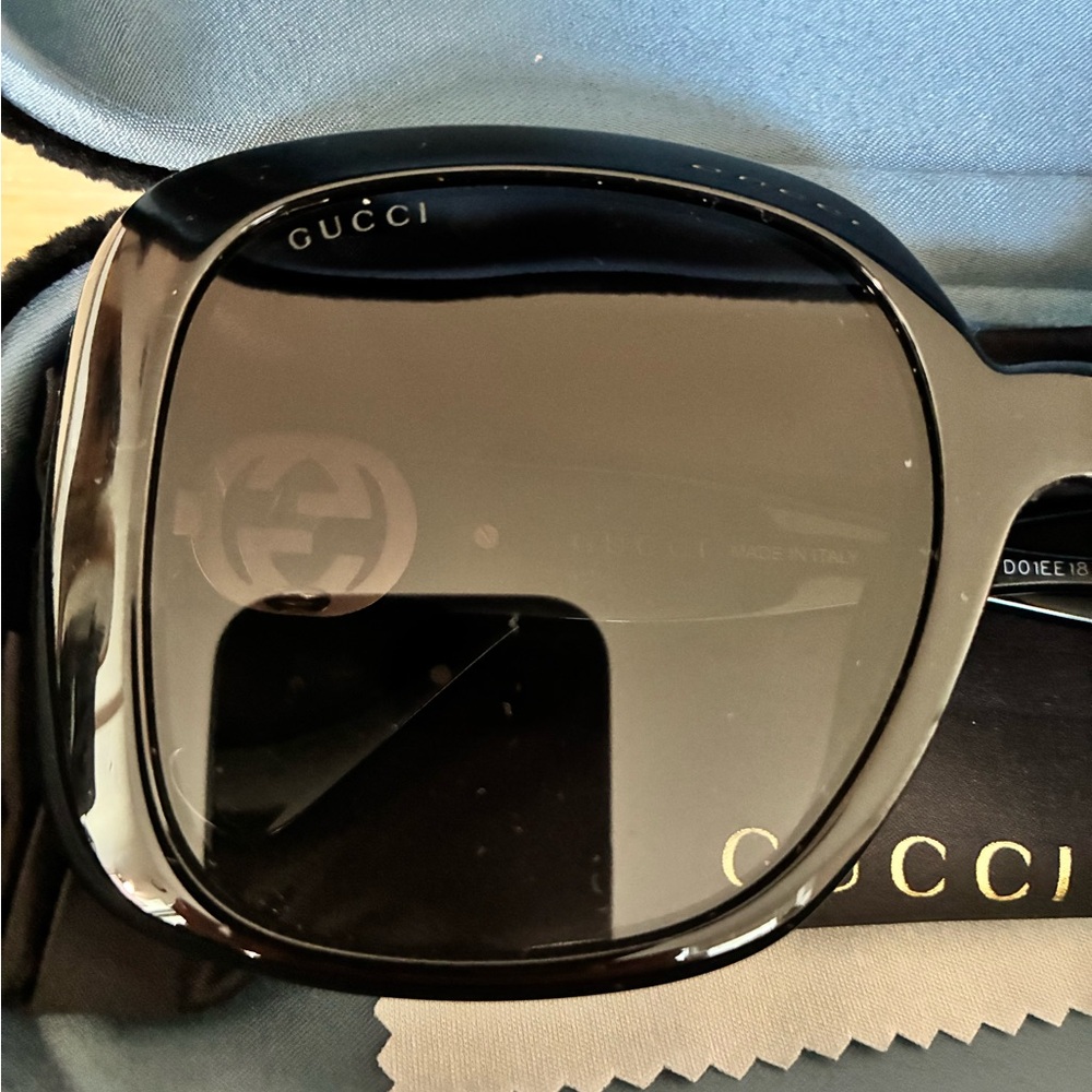 Gucci Black Designer Sunglasses for Women - Picture 5 of 11